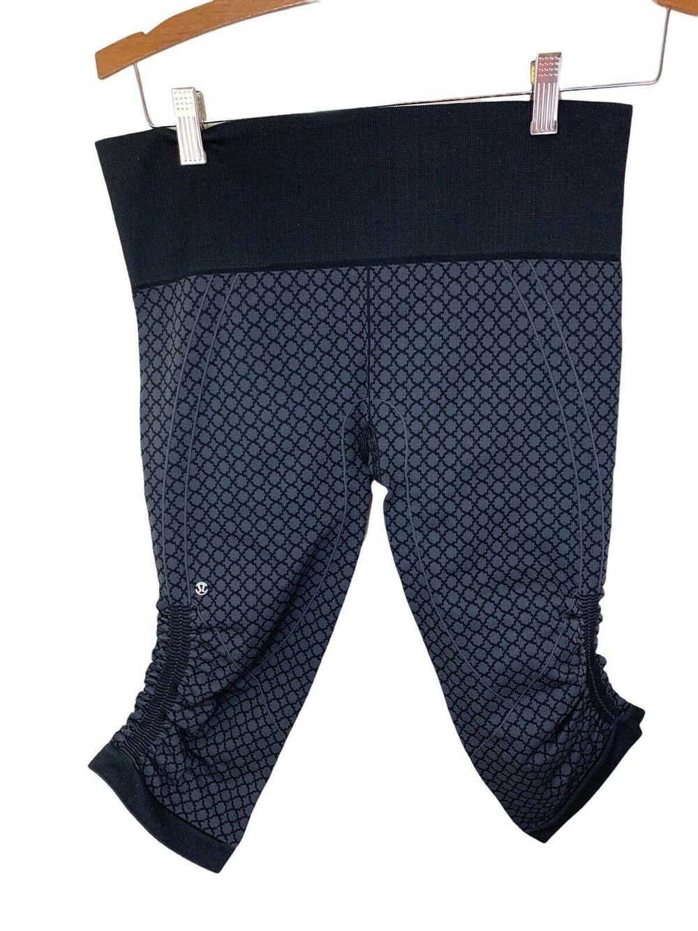 Lululemon Women's In The Flow 6 Leggings Cropped Pants Yoga Black Activewear